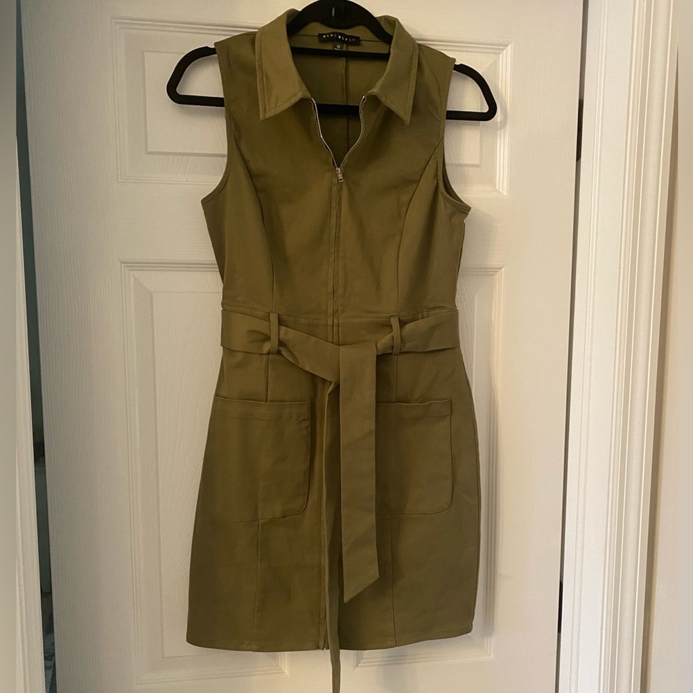 SCENIC ROUTE OLIVE UTILITY DRESS - Picture 3 of 4